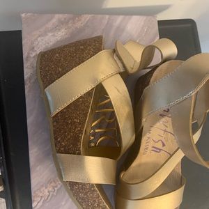Gold Blowfish sandals